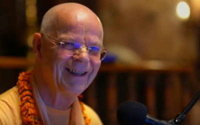 Ein poetischer Blick nach innen – HH Bhakti Gauravani Maharaj zu Besuch in Simhachalam